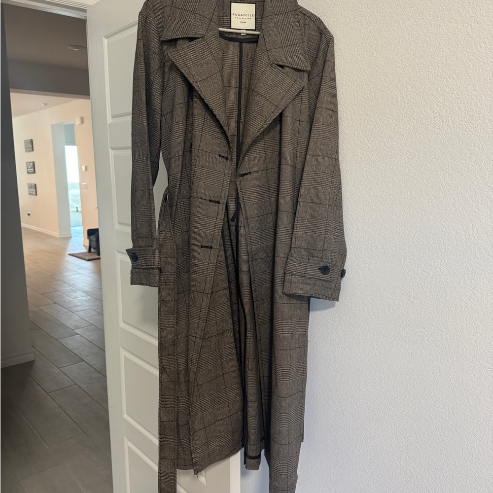 Gray Plaid Trench Coat XL never worn
